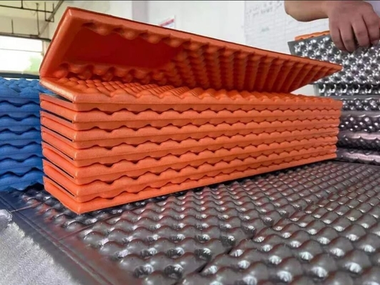 थोक खरीदें आउटडोर फोल्डिंग नॉन-स्लिप मैट कुशन IXPE फोम मैट हाइकिंग के लिए कैम्पिंग पिकनिक