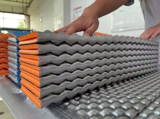 थोक खरीदें आउटडोर फोल्डिंग नॉन-स्लिप मैट कुशन IXPE फोम मैट हाइकिंग के लिए कैम्पिंग पिकनिक