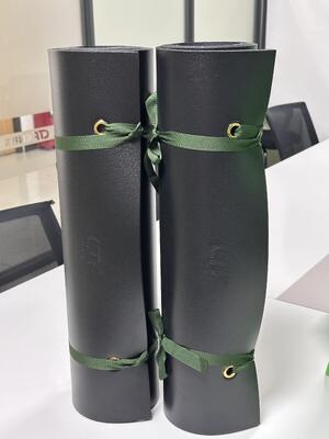 पोर्टेबल वाटरप्रूफ कैंपिंग गद्दा पैडेड आरामदायक एयर पैड एडजस्टेबल स्ट्रैप्स से सुसज्जित आउटडोर हाइकिंग बैकपैकिंग ट्रिप के लिए उपयुक्त