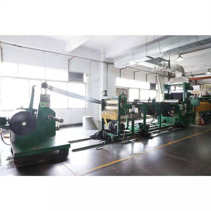 थोक डबल फोल्डिंग स्लीप मैट सफेद एल्यूमीनियम फिल्म बंद सेल IXPE XPE फोम स्लीपिंग पैड 2 व्यक्ति के लिए जलरोधक शिविर के लिए 11